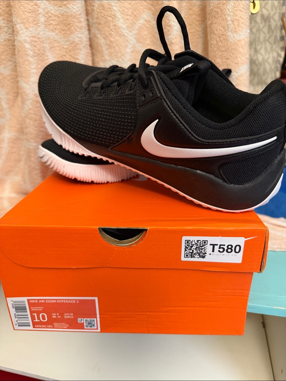 Nike Black and White Men's Athletic Running Shoe